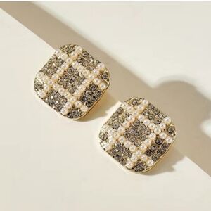 Elegant Pearl and Crystal Earrings